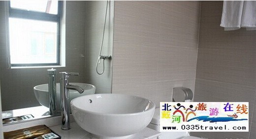 山海關(guān)龍璽假日酒店山海關(guān)龍璽假日酒店