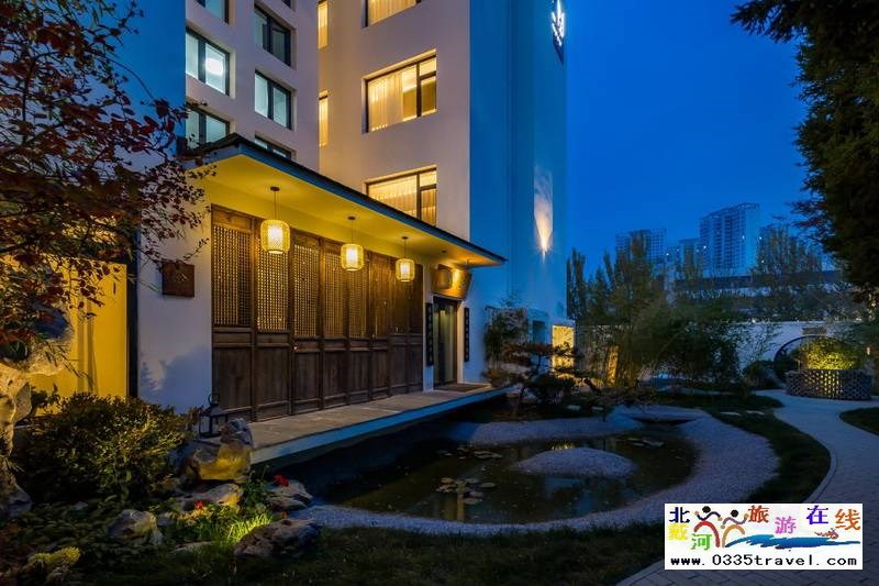 秦皇島燕山大學(xué)閑庭四藝酒店電話18633570222