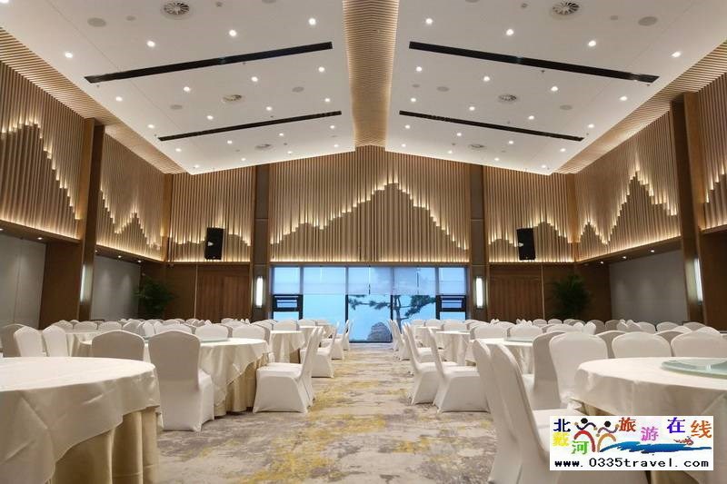 秦皇島燕山大學(xué)閑庭四藝酒店電話18633570222