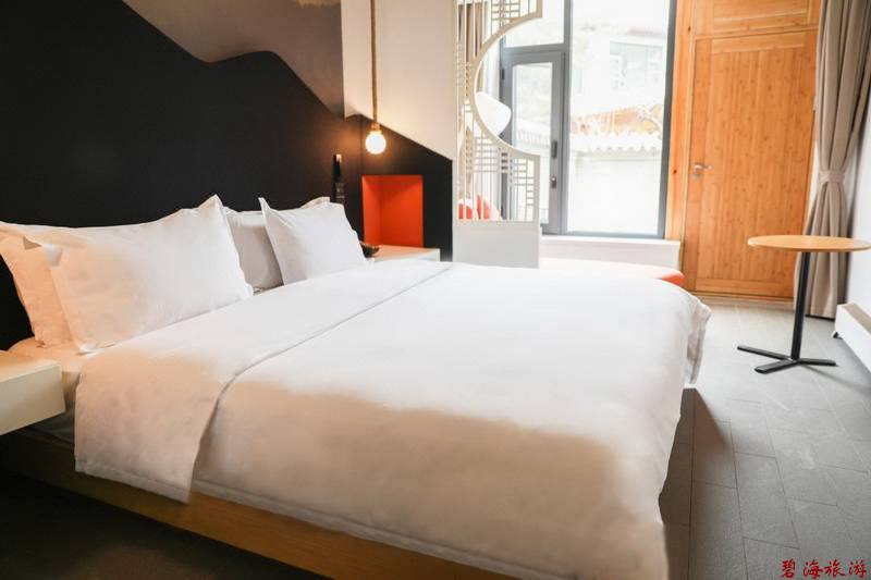 承德金山嶺長城大酒店咨詢預(yù)定電話18633570222 15703350808